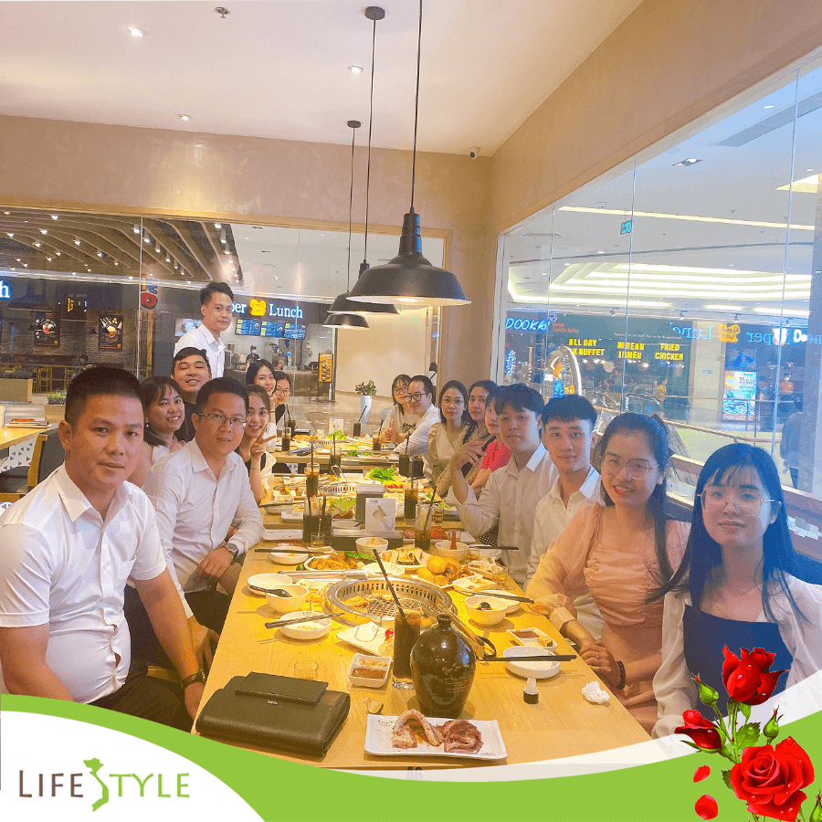 Bữa tiệc tối với sự góp mặt đầy đủ của các thành viên LifeStyle Việt Nam